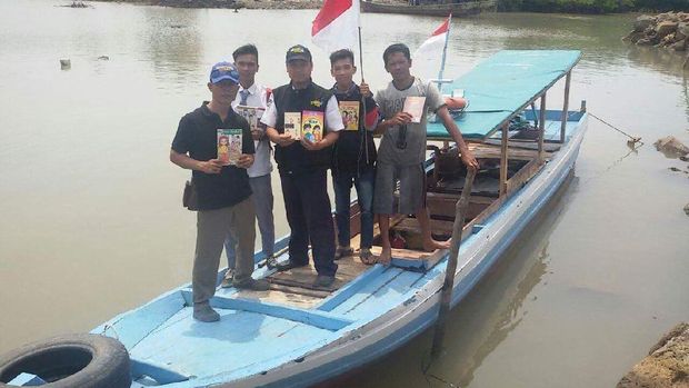 Perahu Pustaka, Menebar Virus Baca di Selat Sunda