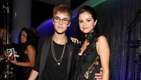 Kini Selena Gomez kembali dekat dnegan Justin Bieber. Foto: Christopher Polk/Getty Images