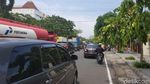 Penampakan Horor Macet Imbas Demo Buruh di Surabaya