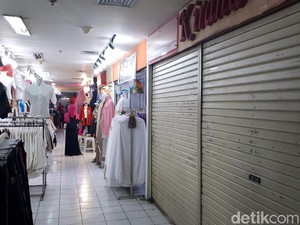 Sejumlah Toko di Pasar Baru Bandung Tutup
