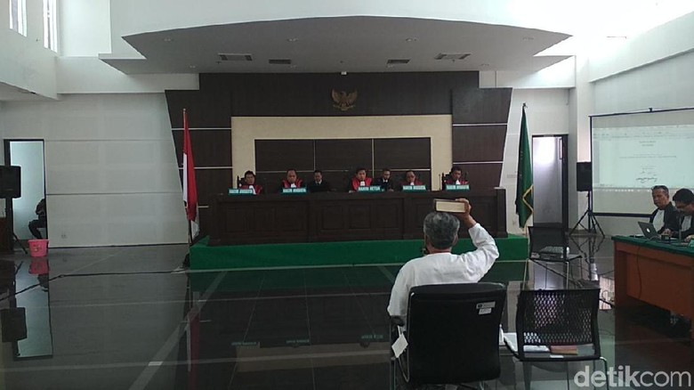 Pengadilan Tinggi Tolak Banding Buni Yani Pengadilan Tinggi Tolak Banding Buni Yani