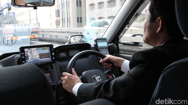 Mencoba Jadi Penumpang JPN Taxi, Black Cab-nya Jepang
