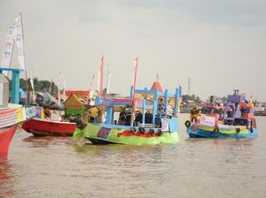 Foto: Seperti Ini Saat Sungai Musi Penuh Perahu Hias
