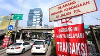 Hari ini seluruh gerang tol hanya melayani pembayaran non-tunai.