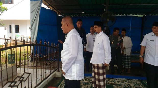 Ke Ponpes Al-Hikam, Menhan Ziarah Makam KH Hasyim Muzadi