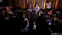 Pihak Hotel Alexis memohon bimbingan dan solusi dari Pemprov DKI Jakarta agar perizinan hotel dan tempat spa mereka bisa diperpanjang. Mereka berharap nasib para karyawan ikut dipikirkan, apalagi sebagian besar menjadi tulang punggung keluarga.