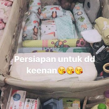 Cellica memperlihatkan situasi persiapan penyambutan Keenan