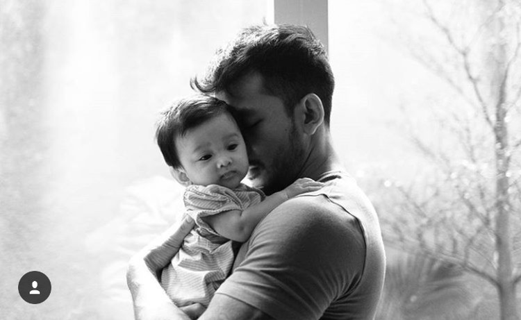 Like Father Like Daughter, Miripnya Rio Dewanto dan Baby Sal