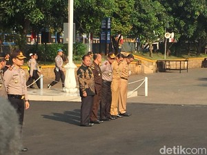 Apel Pembubaran Operasi Pilkada di Polda, Anies-Sandi Hadir