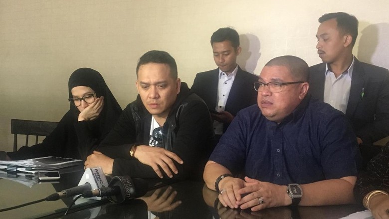 Lyra Virna Tersangka Kasus ITE, Polisi: Ada Alat Bukti Cukup Lyra Virna Tersangka Kasus ITE, Polisi: Ada Alat Bukti Cukup