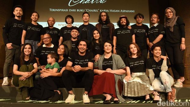Reza Rahadian Hadirkan Sosok Chairil Anwar dengan Suara Berat