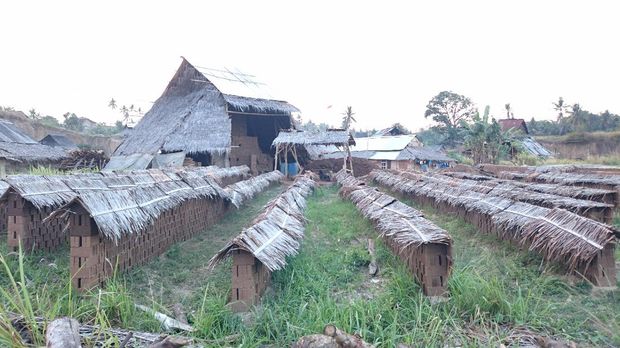 Nasib Pengrajin Bata Merah yang Tak Lagi Cerah