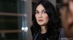 Tampil Kasual, Luna Maya Manis Banget
