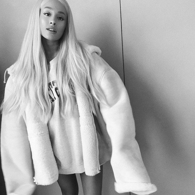 Saat ini gaya rambut barunya sudah di likes oleh 2,8 juta lebih pengguna Instagram. Sebagian besar juga memuji Ariana dengan gaya rambut terbaru ini. Foto: Dok. Instagram