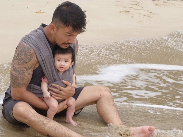Rio Dewanto Bicara Quality Time Keluarga hingga Perkembangan Anak Rio Dewanto Bicara Quality Time Keluarga hingga Perkembangan Anak