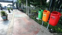 Hal ini untuk menampung sampah basah, sampah kering dan sampah bahan beracun dan berbahaya (B3).