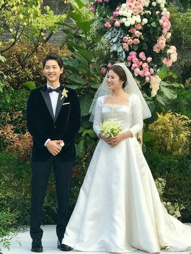 Selalu Bikin Baper, Ungkapan Cinta Song Joong Ki ke Song Hye Kyo di MAMA 2017