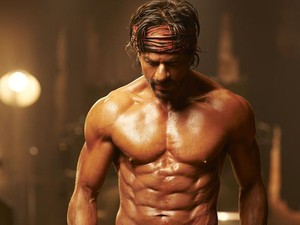 Shah Rukh Khan Marahi Fans yang Ingin Rayakan Ultahnya di Tengah Pandemi