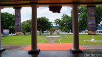 Istana Mini terletak tidak jauh dari bibir pantai. Jadi pemandangan dari jendela istana langsung menatap lautan (Syanti/detikTravel)