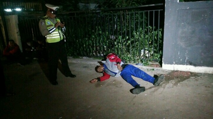 Pria Tergeletak di Jalan Tendean Jakarta Selatan