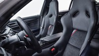 Demi mengimbangi kelincahan yang dimiliki motor-motor MotoGP, beberapa perubahan dilakukan  pada safety car ini. Salah satunya adalah pengurangan bobot. (netcarshow)