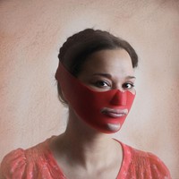 Agar wajah kencang dan terlihat awet muda, facelift bandage berikut bisa dicoba. Kesulitan bentuk alis? Anda bisa pakai eyebrow stencil ini untuk membingkainya.Foto: Evija Laivina