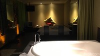 Selain itu, juga terdapat jacuzzi yang disiapkan bagi pengunjung yang berada di hotel. Foto: Indra Komara/detikcom