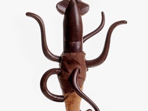 Uniknya Es Krim Cone dengan Hiasan Bentuk Cumi-cumi!