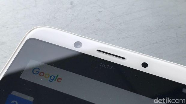 Menggenggam Oppo F5, Jagoan Selfie Berlayar Penuh