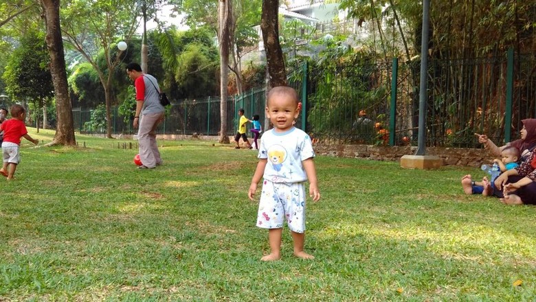 Ilustrasi anak main di taman/ Foto: dok.HaiBunda Ilustrasi anak main di taman/ Foto: dok.HaiBunda