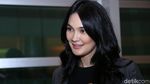 Tampil Kasual, Luna Maya Manis Banget
