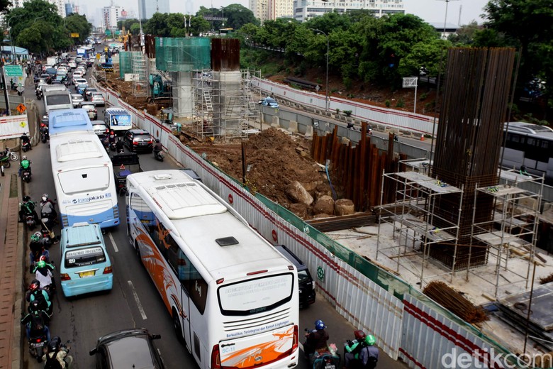 Sandiaga Sebut Kajian Dampak Lalin Proyek LRT Sudah Rampung Sandiaga Sebut Kajian Dampak Lalin Proyek LRT Sudah Rampung