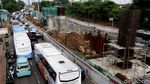 Potret Langganan Macet Akibat Proyek LRT