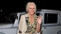 Bahkan ia pernah menggunakan spesial efek untuk tampil seperti seorang nenek-nenek di Halloween pada 2013 lalu. (Dok. Instagram/heidiklum)