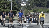 Kawasan ini menjadi spot favorit warga Jepang maupun turis mancanegara ketika berkunjung ke Tokyo baik yang memang penasaran ingin melihat lingkungan tempat tinggal kaisar atau yang tertarik akan sejarah Jepang.