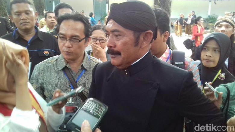 Ini Alasan Walkot Solo Larang Jalan Sehat Jokowi di CFD Ini Alasan Walkot Solo Larang Jalan Sehat Jokowi di CFD