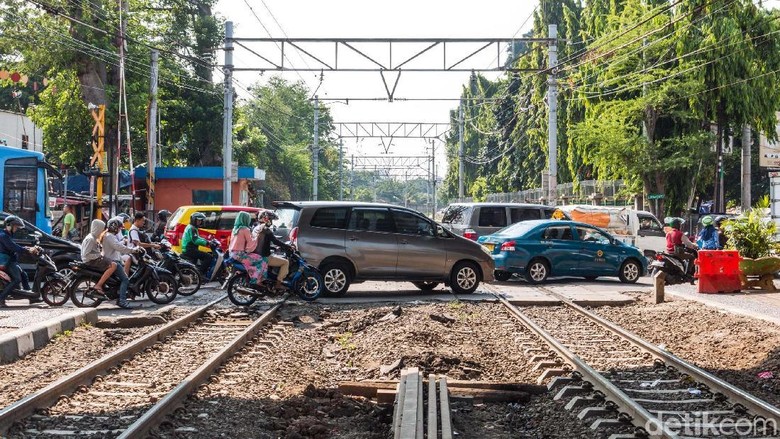 KAI Tambah Personel untuk Jaga Perlintasan Sebidang KAI Tambah Personel untuk Jaga Perlintasan Sebidang