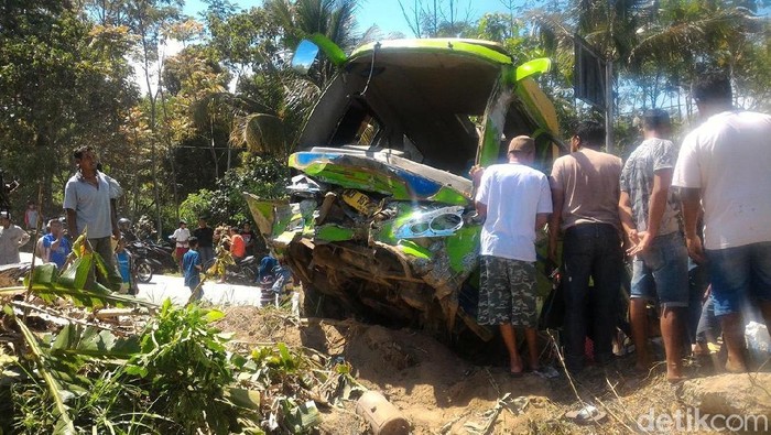 Minibus Pedesaan di Boyolali Terguling, 2 Penumpang Tewas
