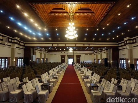 Gedung Graha Saba Buana Solo adalah tempat resepsi pernikahan anak Jokowi Kahiyang