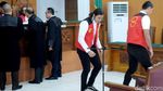 Sidang Perdana, Ello Lebih Berisi dan Tanpa Berewok