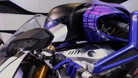 Motobot sudah dikembangkan Yamaha sejak beberapa tahun lalu. Versi pertama prototype robot penunggang motor ini dirilis pada 2015. (Yamaha-motor.com)