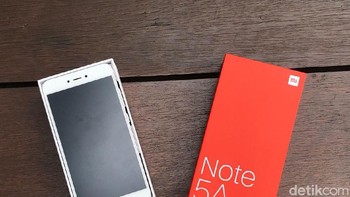 Varian warna yang menyambangi detikINET berwarna Gold. Foto: detikINET/Adi Fida Rahman