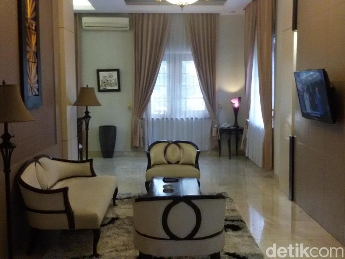 eks kamar dan ruang kerja jenderal soedirman di hotel inna garuda, yogyakarta.