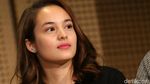 Chelsea Islan Senyum Terus, Kasmaran?