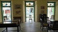 Di dalam museum ini traveler bisa melihat beragam benda-benda peninggalan VOC, berupa meriam beragam jenis, keramik-keramik, koin-koin, alat musik, serta lukisan-lukisan (Syanti/detikTravel)