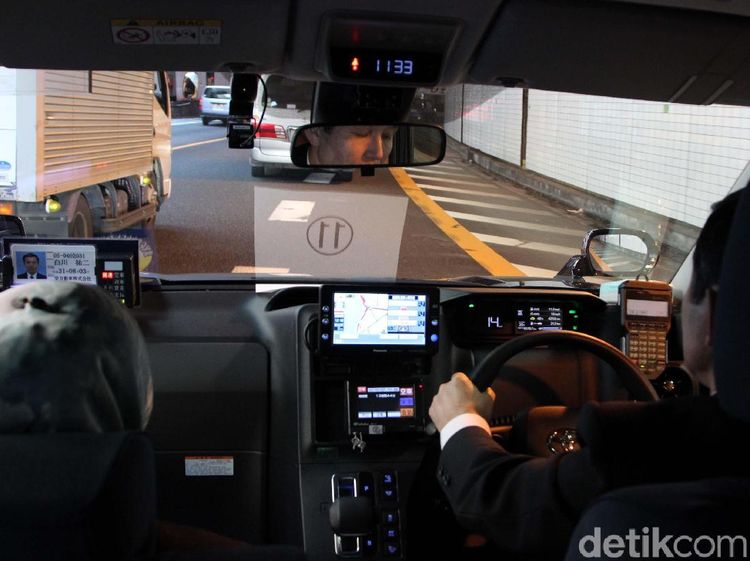 Mencoba Jadi Penumpang JPN Taxi, Black Cab-nya Jepang