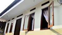 Bedah rumah ini merupakan bentuk bakti Polri dalam rangka HUT Bhayangkara 2017.