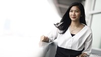 Setelah pensiun, Linda memutuskan untuk melanjutkan kuliah di Universitas Trisakti.  Kini Ia tengah menyelesaikan program strata 1 jurusan akuntansi perpajakan di Fakultas Ekonomi, Universitas Trisakti.