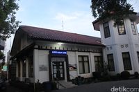 Bangunan ini merupakan cultural heritage (warisan budaya). Awalnya, bangunan ini merupakan rumah milik seorang dokter asal belanda, namanya dokter Remlet
