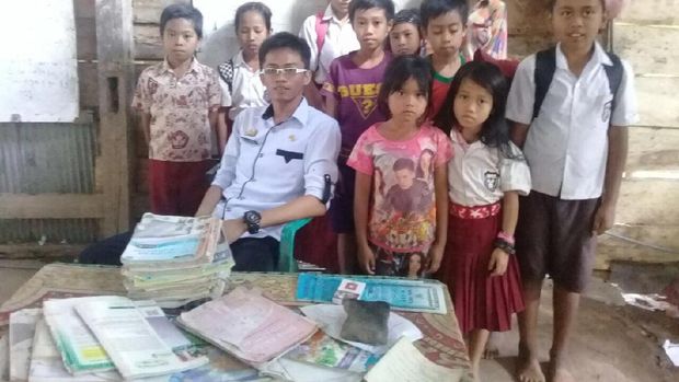 Mirisnya SD di Sinjai, Kelas di Gubuk Kayu yang Atapnya Bocor
